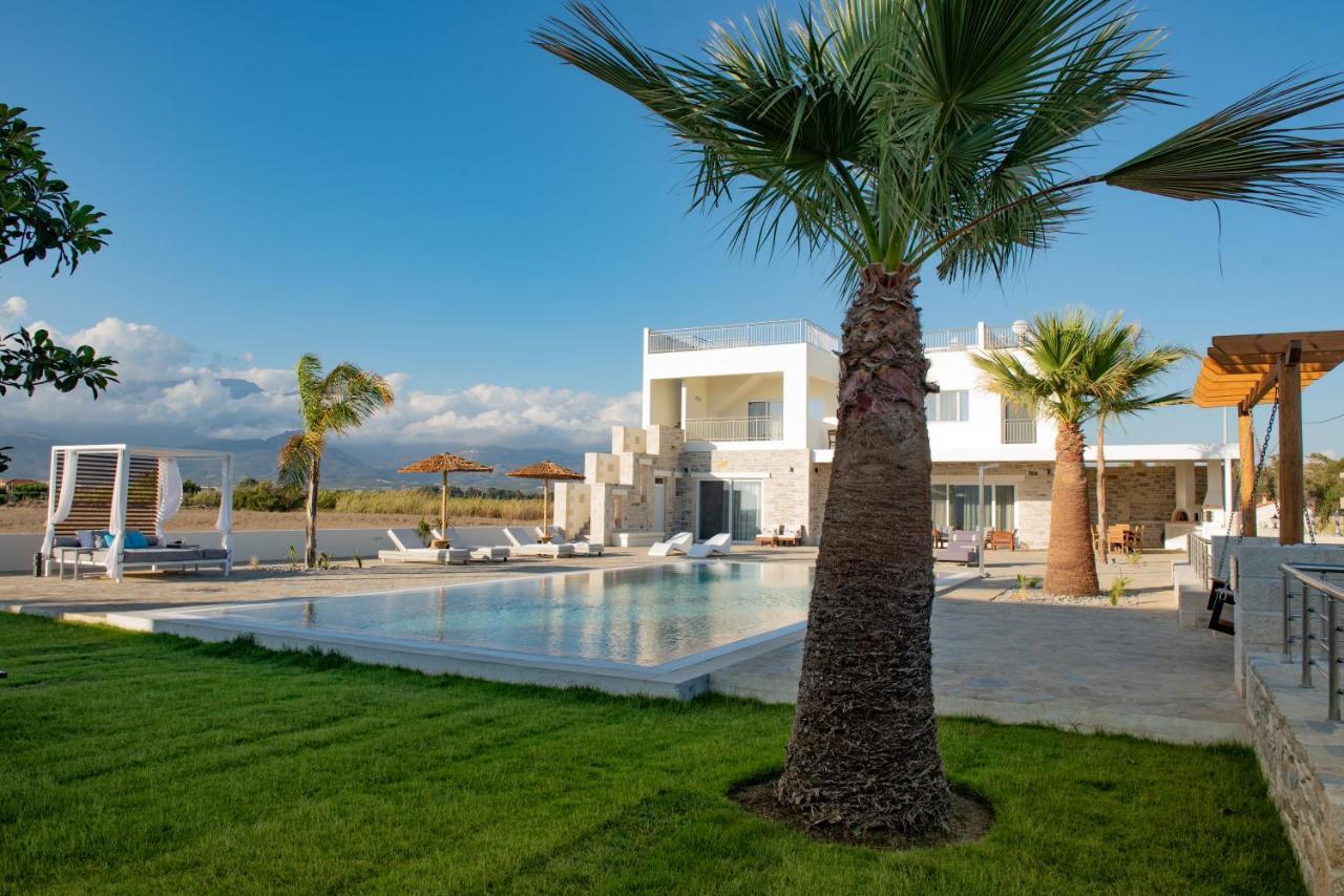 Villa Pnoe Seaside Каламаки Экстерьер фото