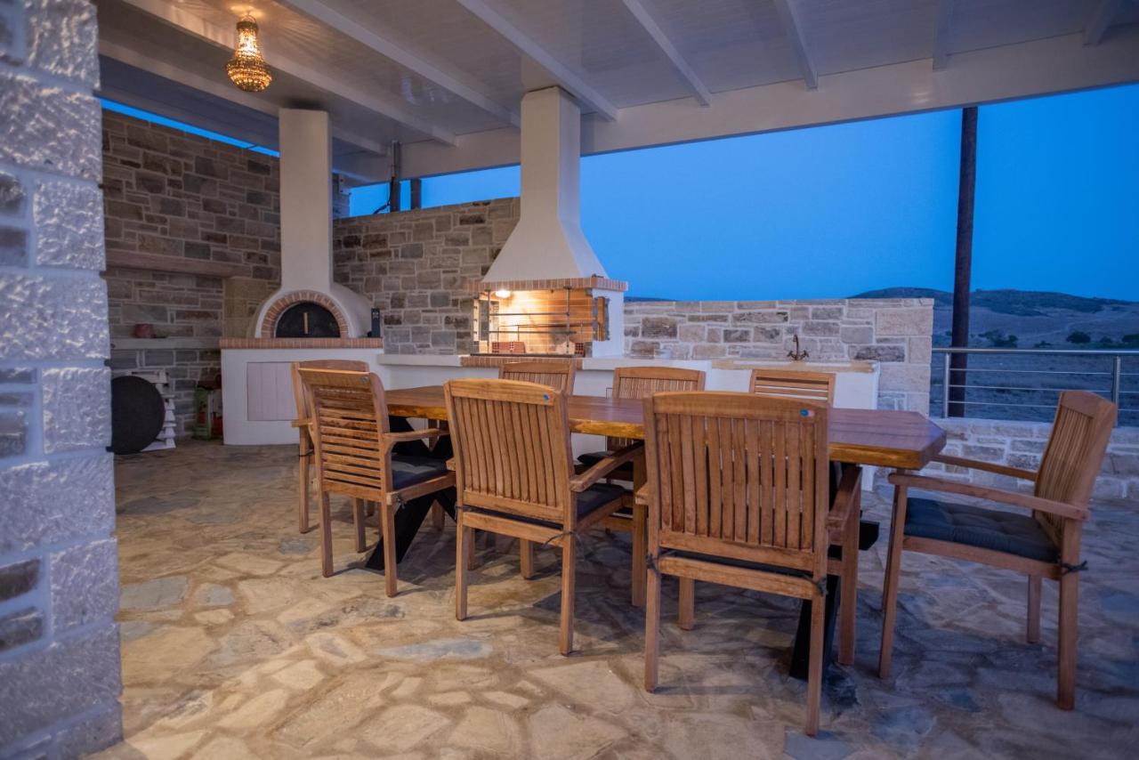Villa Pnoe Seaside Каламаки Экстерьер фото