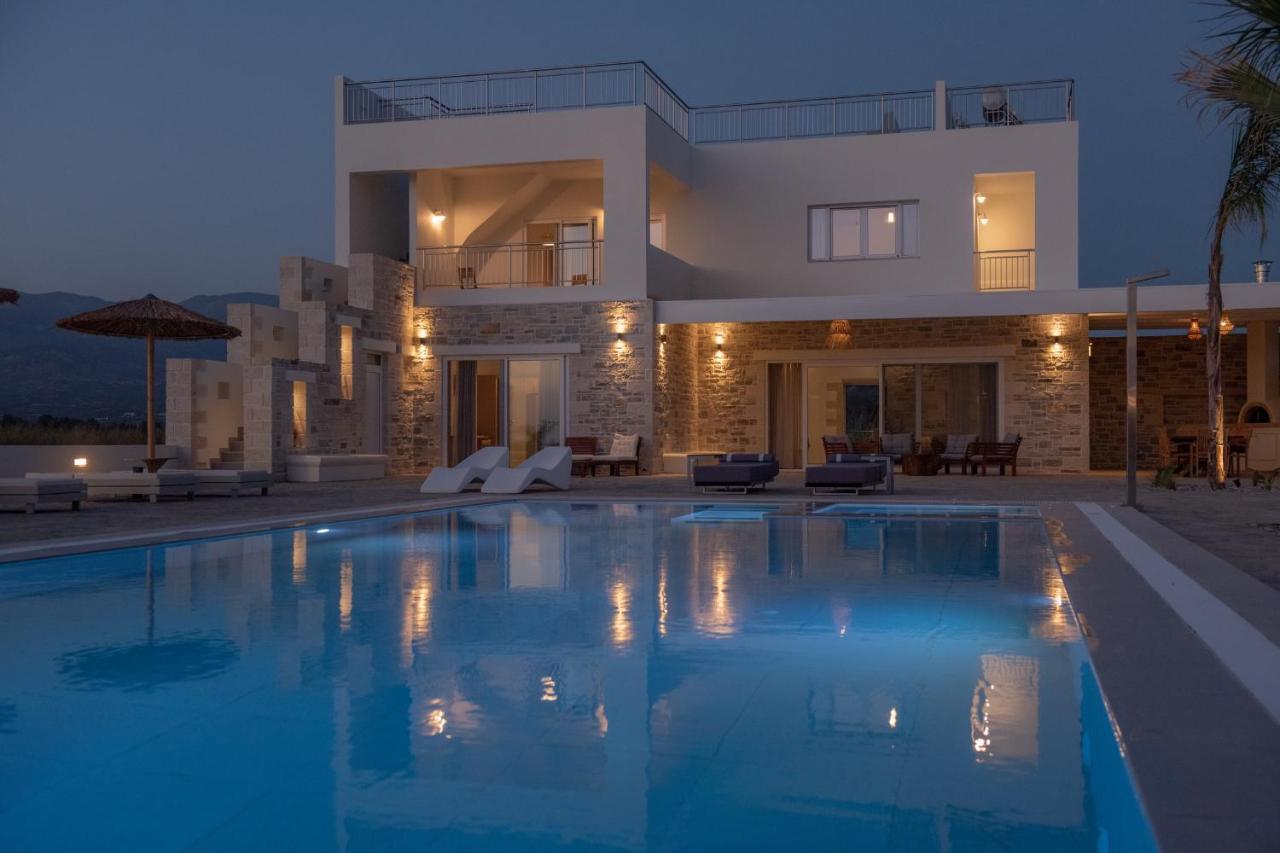 Villa Pnoe Seaside Каламаки Экстерьер фото